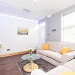 Holiday home The Queen Vic - Near The Racecourse York
