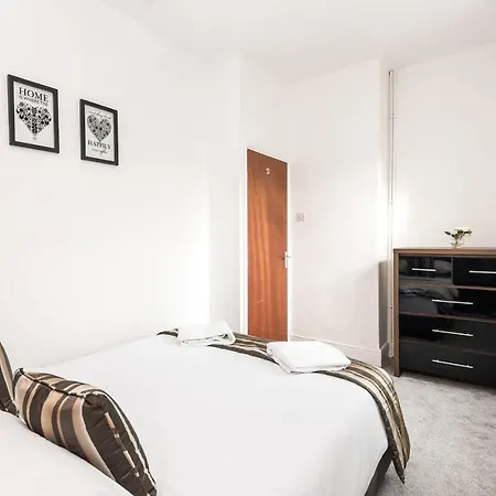 Сasa de vacaciones The Queen Vic - Near The Racecourse