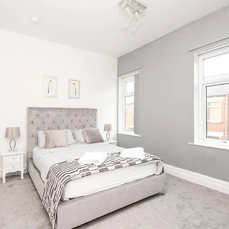 The Queen Vic - Near The Racecourse * York