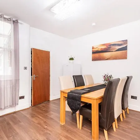 The Queen Vic - Near The Racecourse Сasa de vacaciones