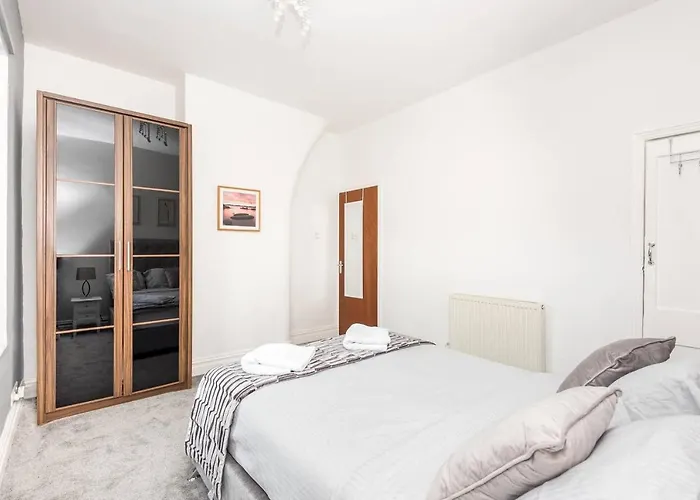 Holiday home The Queen Vic - Near The Racecourse *